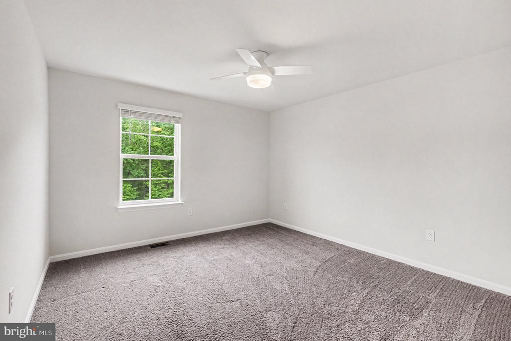 119 OLD OAKS COURT