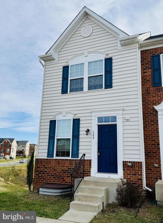 123 STREAMVIEW DRIVE