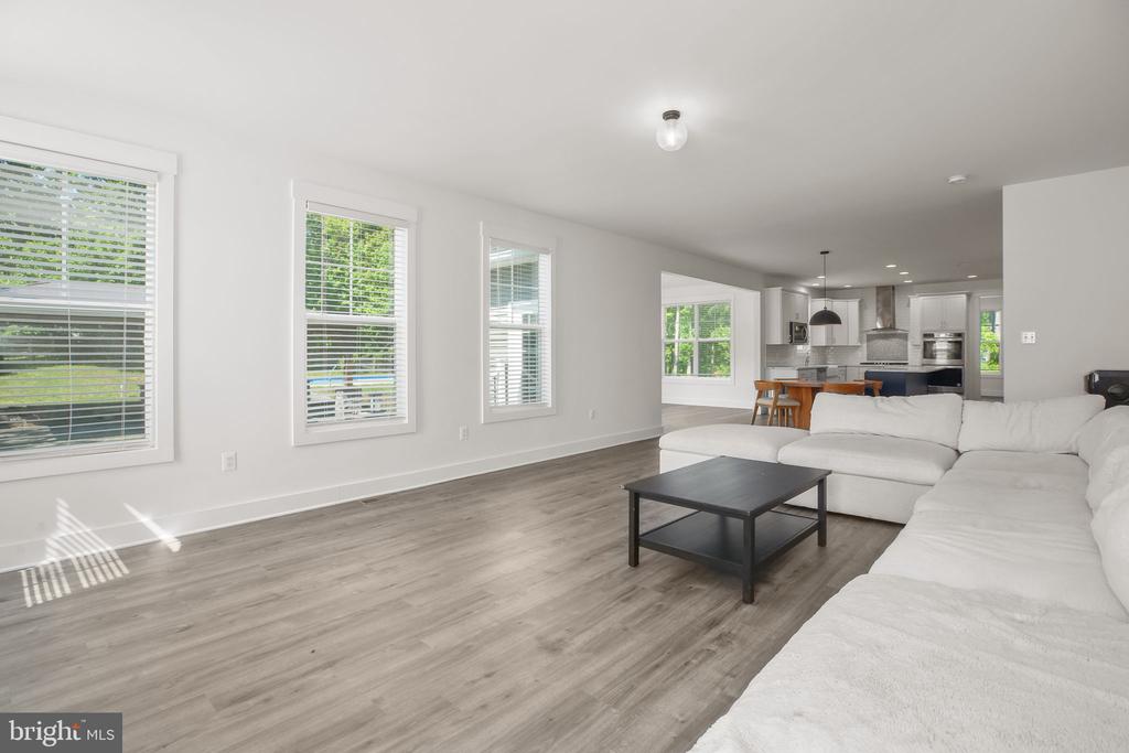 109 ROBELI WAY