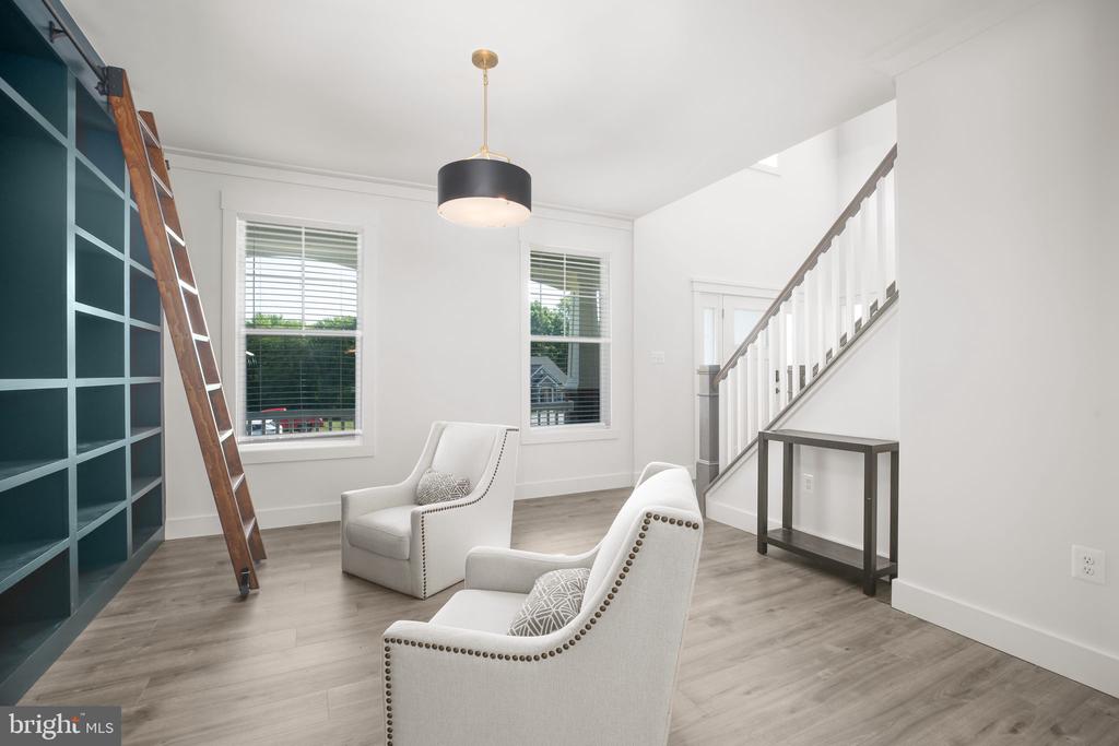 109 ROBELI WAY