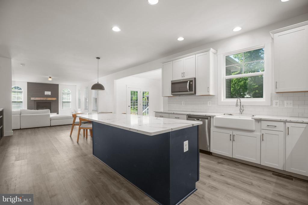 109 ROBELI WAY