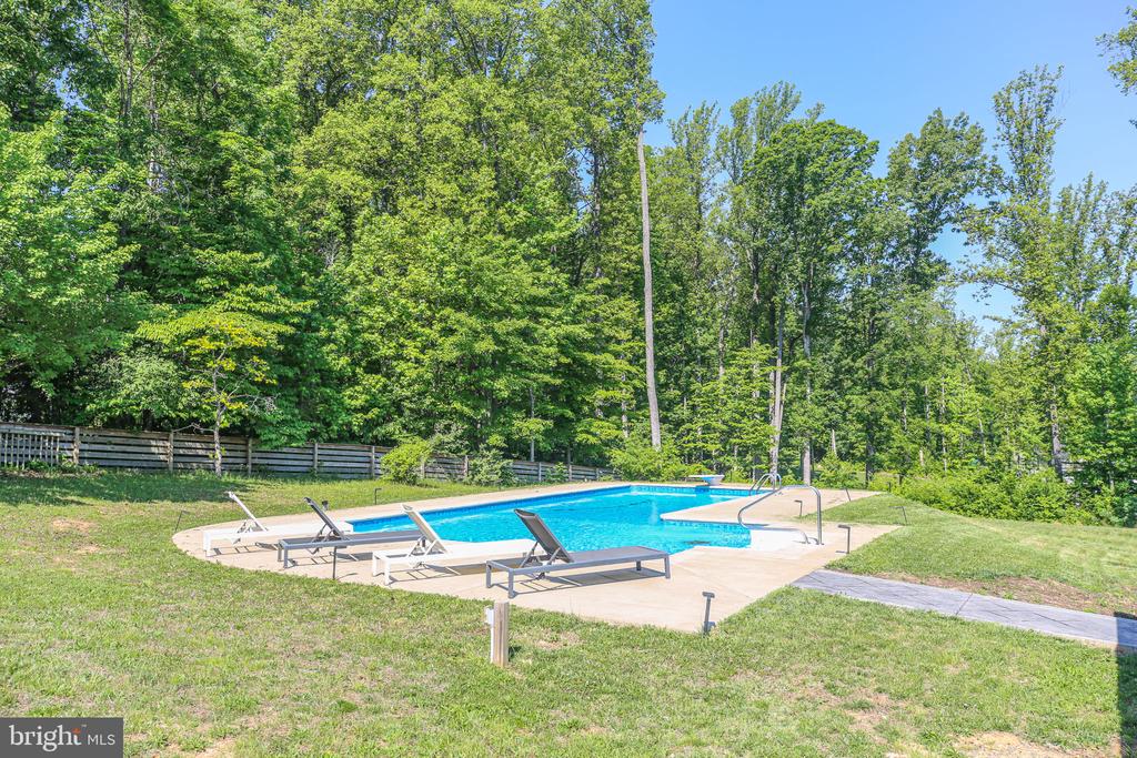 109 ROBELI WAY