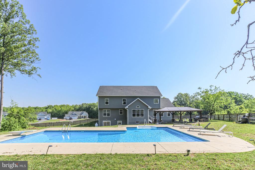 109 ROBELI WAY