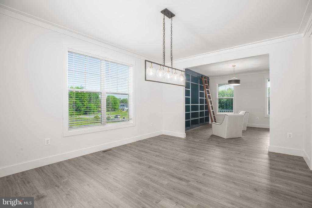 109 ROBELI WAY