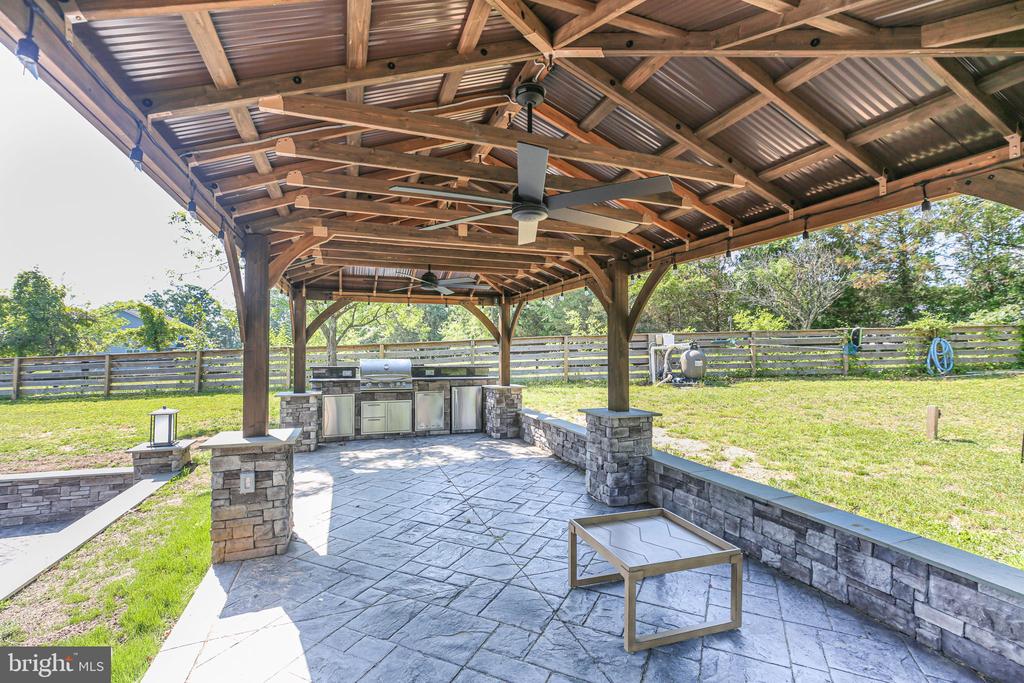 109 ROBELI WAY