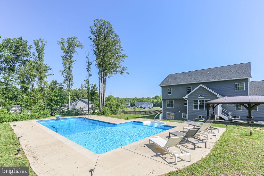 109 ROBELI WAY