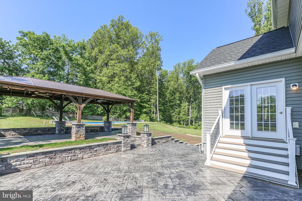109 ROBELI WAY