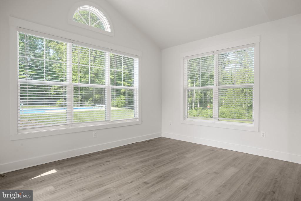 109 ROBELI WAY