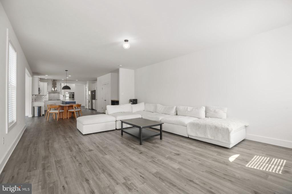 109 ROBELI WAY