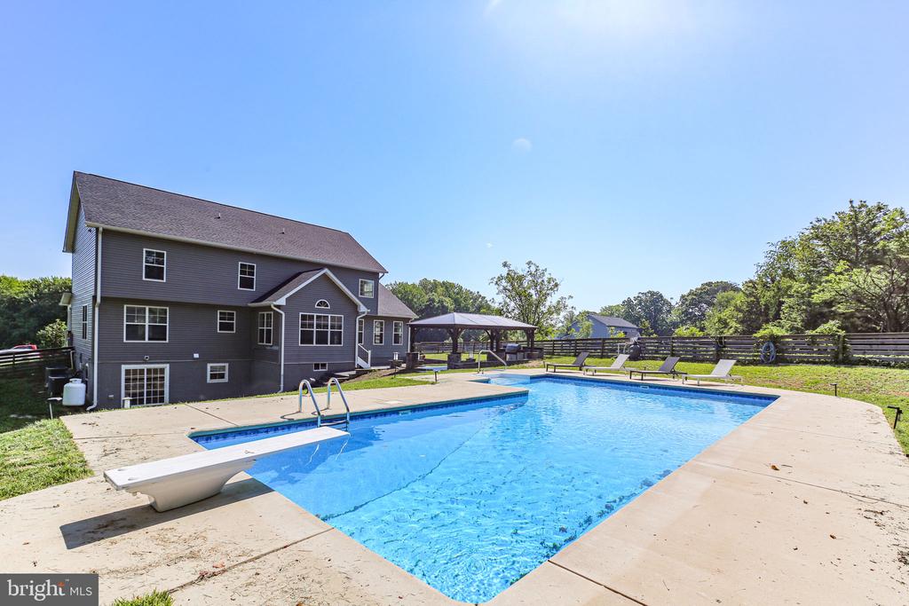 109 ROBELI WAY
