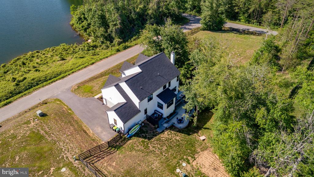 15 GROVE LANE