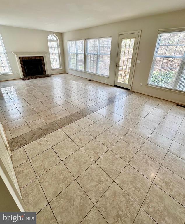 3222 TITANIC DRIVE