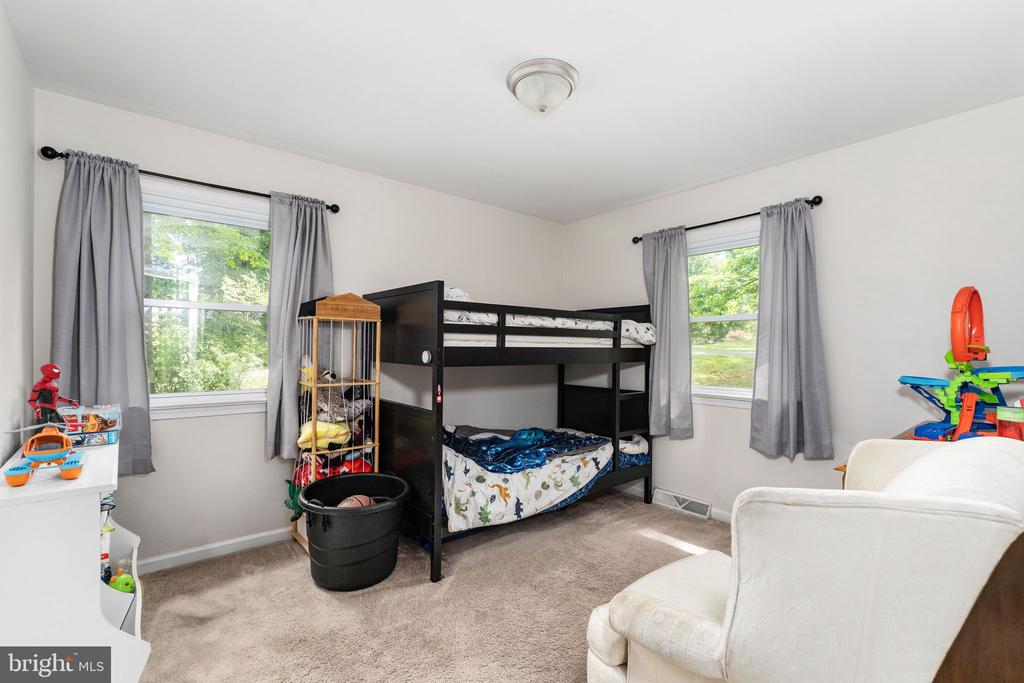 3 HILLCREST DRIVE