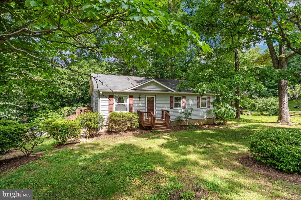3 HILLCREST DRIVE