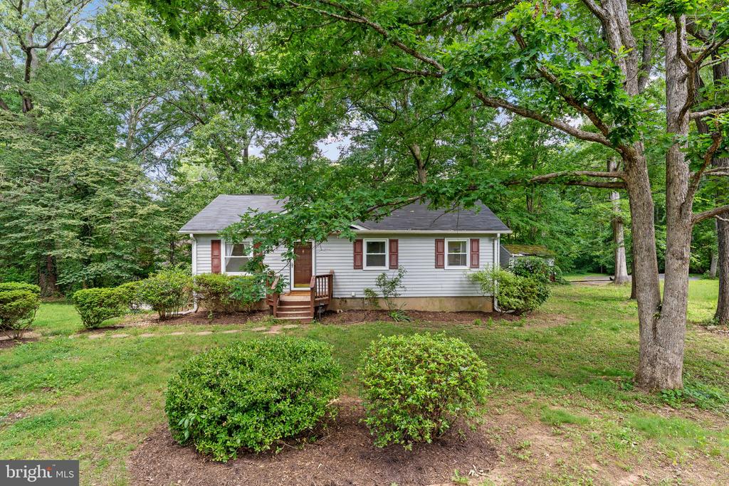 3 HILLCREST DRIVE