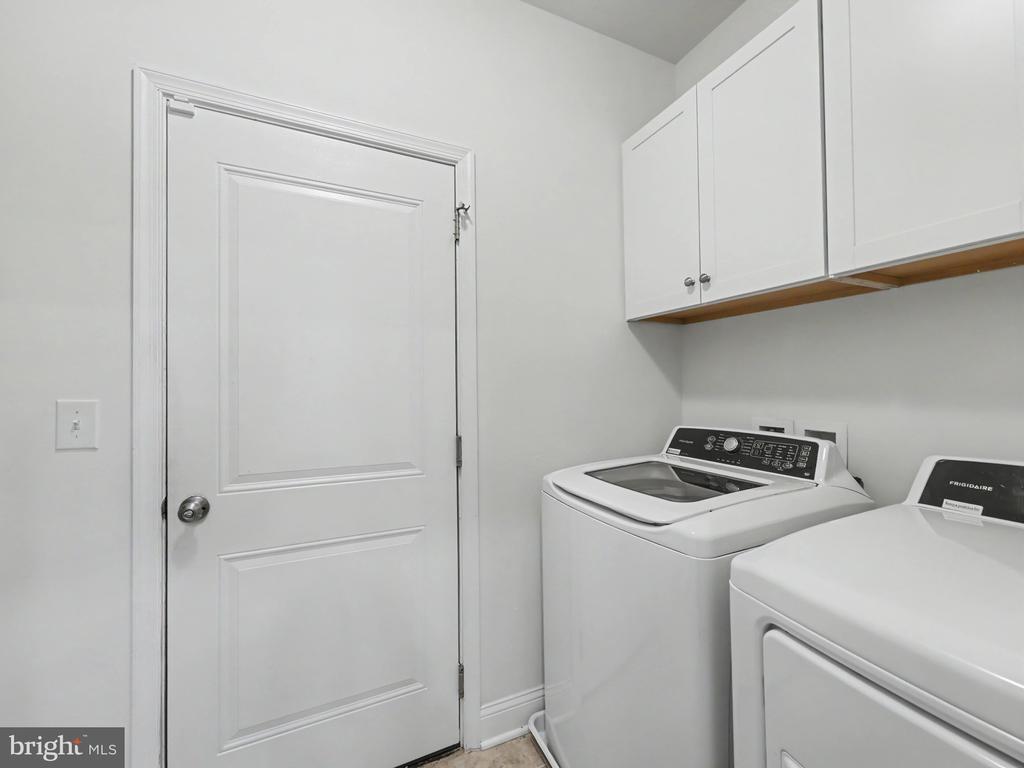 116 OLD OAKS COURT