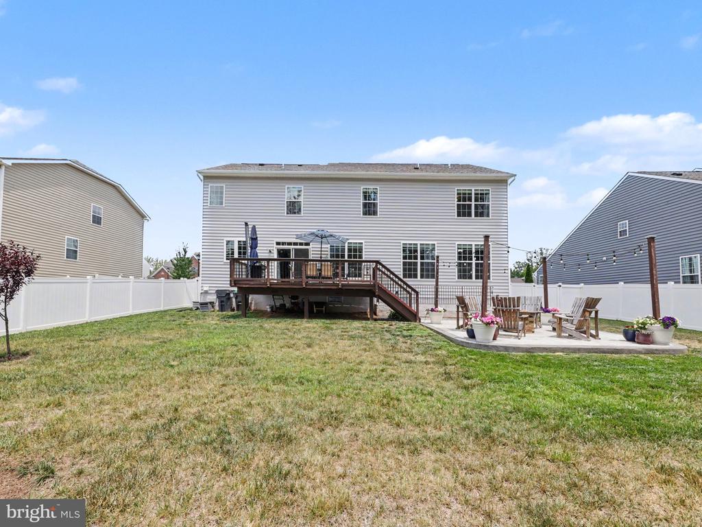 116 OLD OAKS COURT