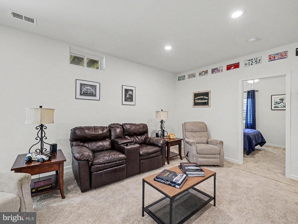 116 OLD OAKS COURT