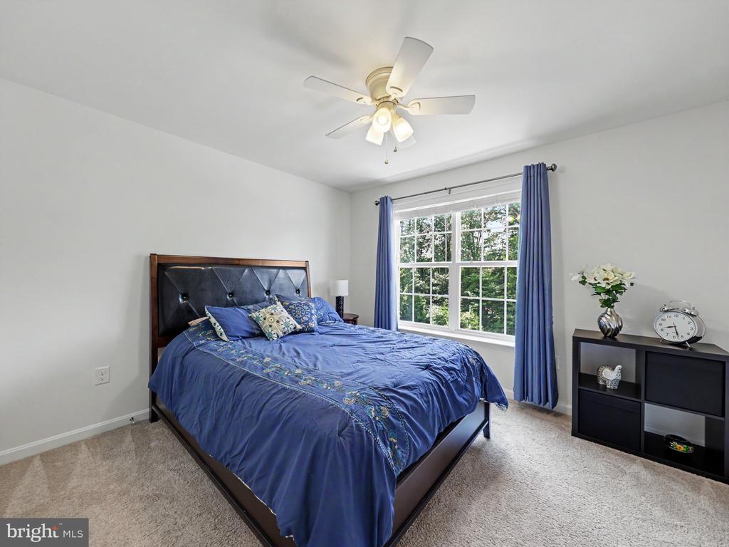 116 OLD OAKS COURT
