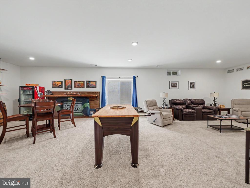 116 OLD OAKS COURT