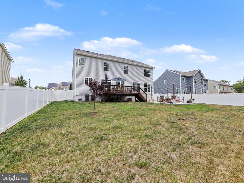 116 OLD OAKS COURT