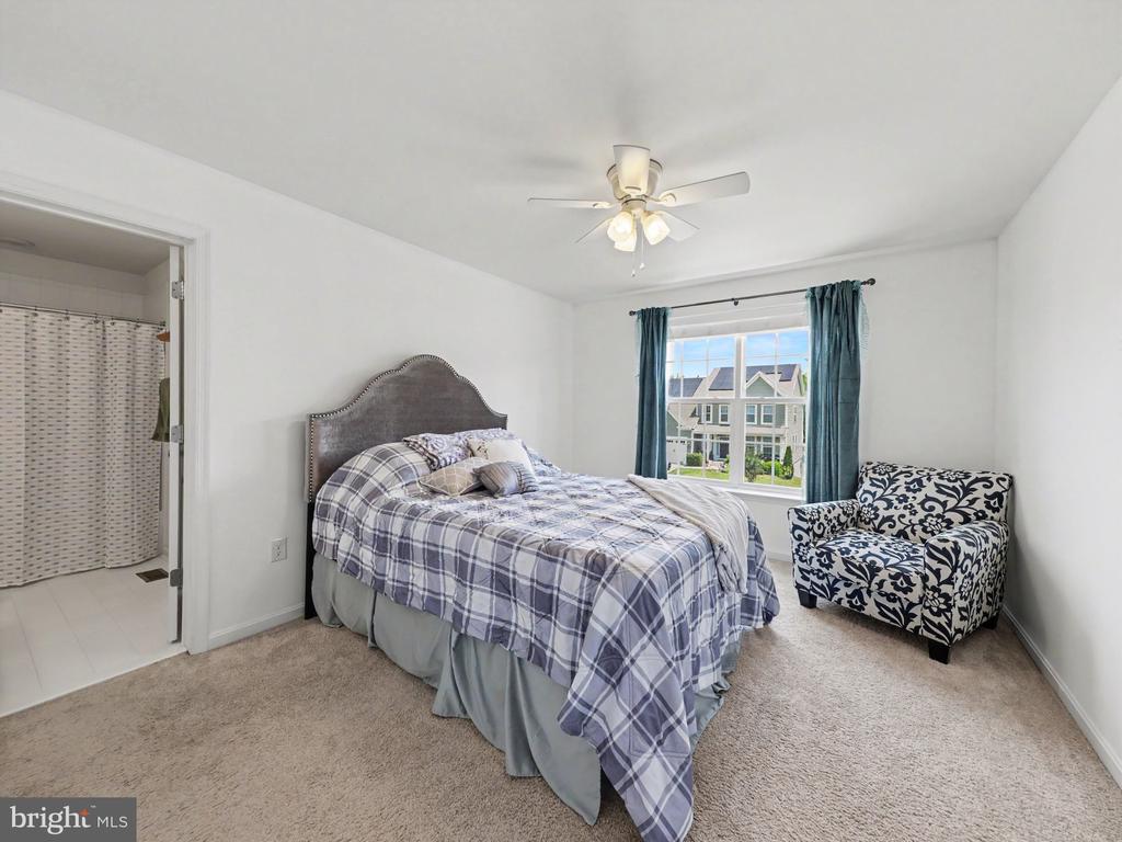 116 OLD OAKS COURT