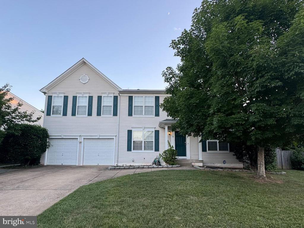10 HALCOMB LANE