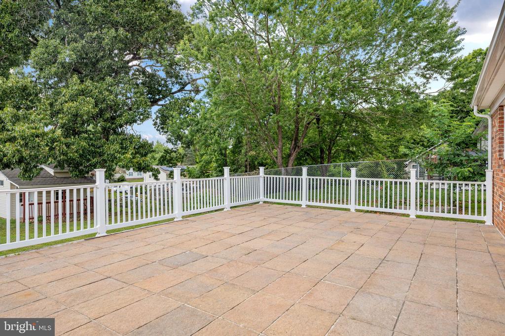 609 EDWARDS DRIVE