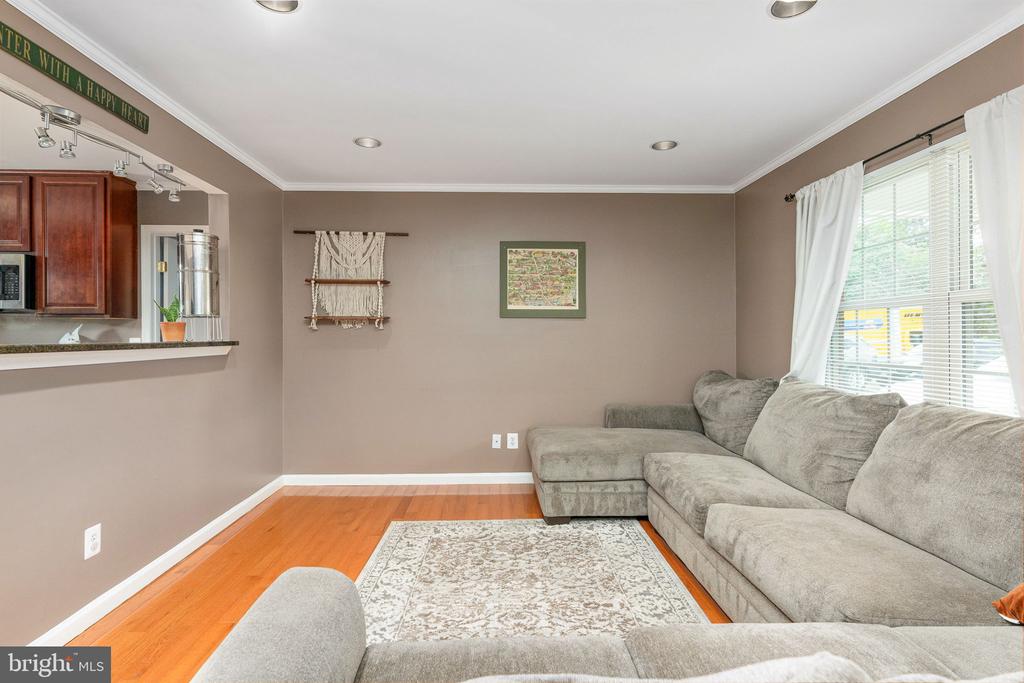 609 EDWARDS DRIVE