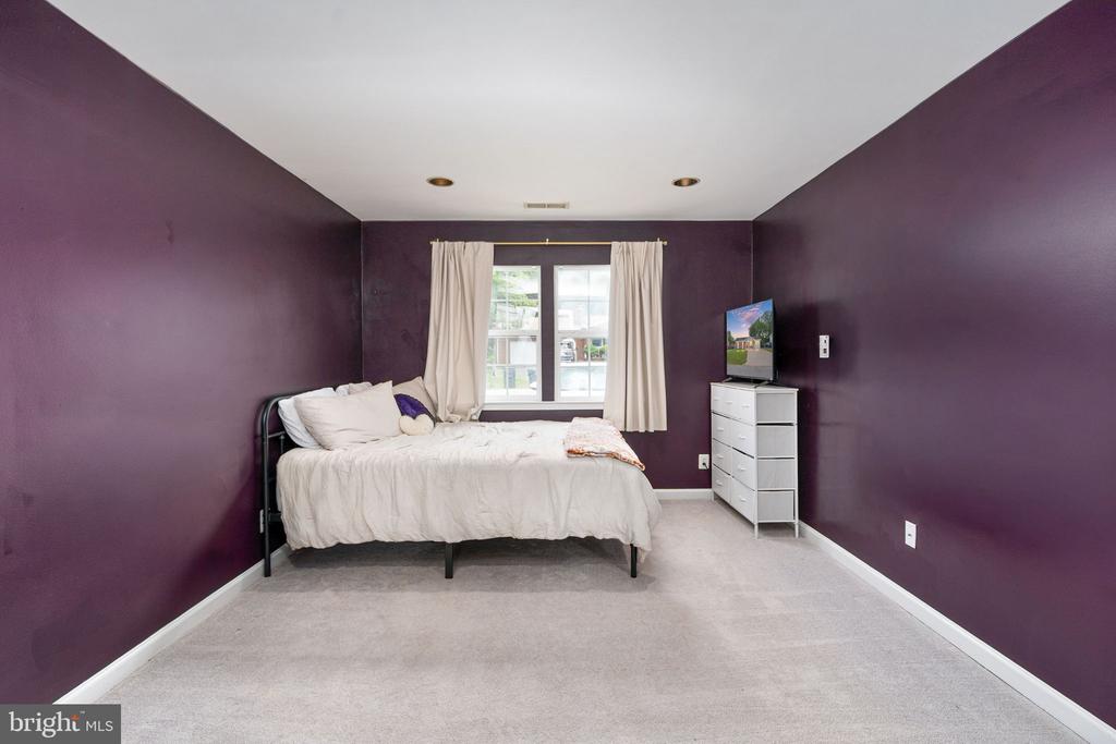 609 EDWARDS DRIVE
