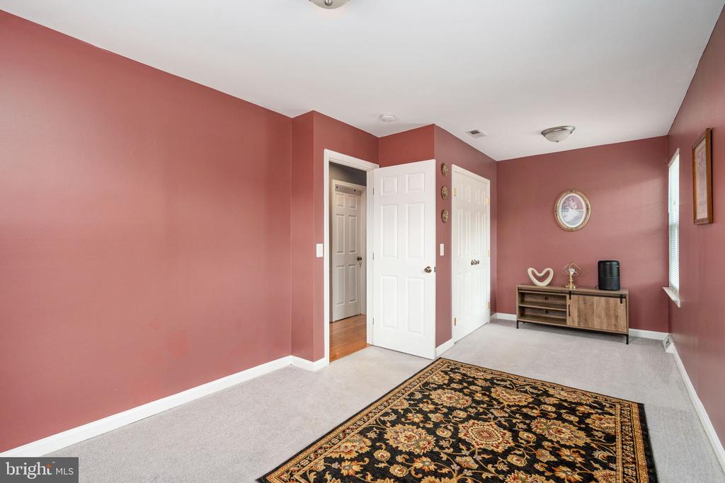 609 EDWARDS DRIVE