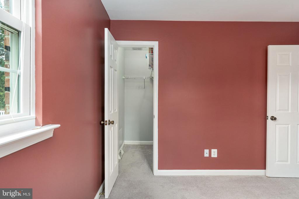 609 EDWARDS DRIVE