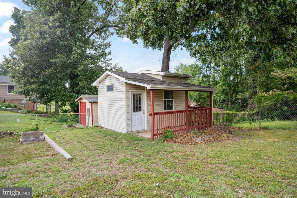 609 EDWARDS DRIVE