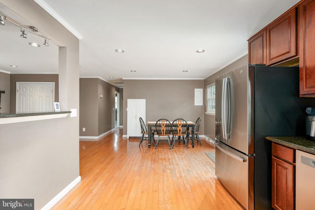 609 EDWARDS DRIVE