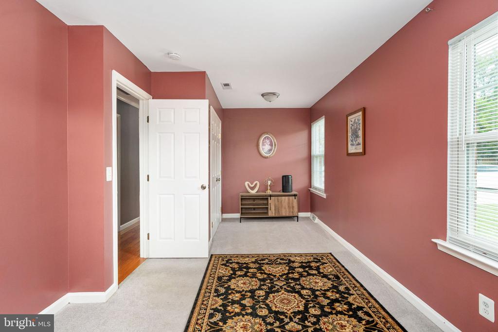609 EDWARDS DRIVE