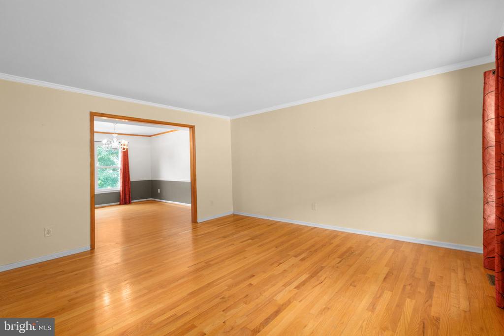 5 BALLANTRAE COURT