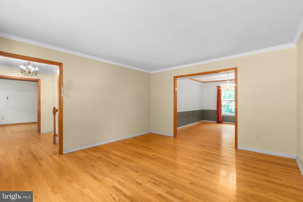 5 BALLANTRAE COURT