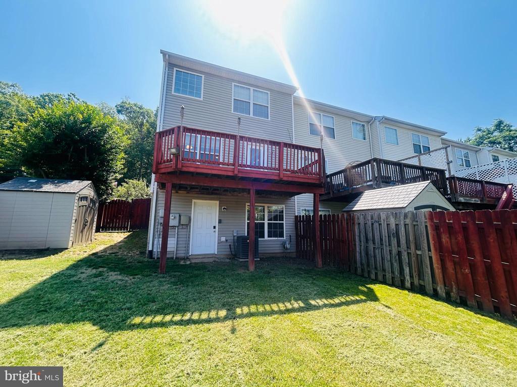 400 MUNSONS HILL COURT