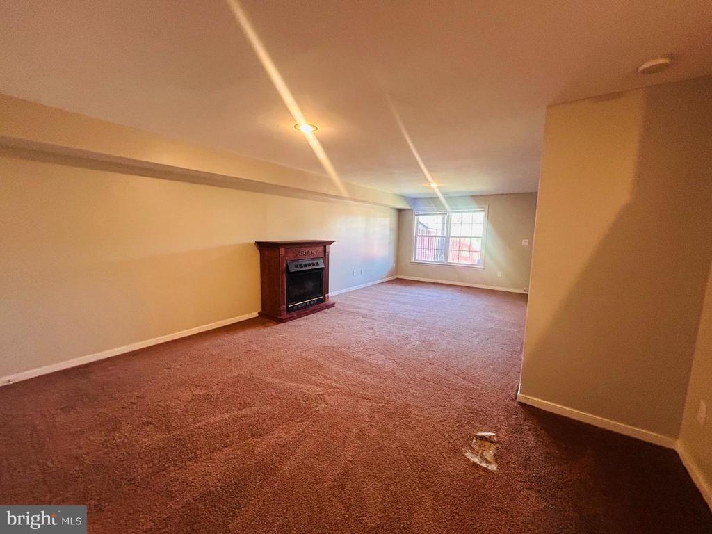 400 MUNSONS HILL COURT