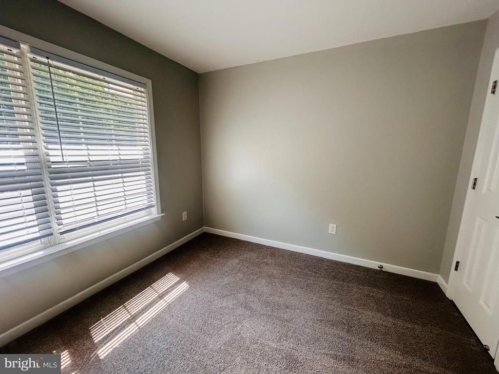 400 MUNSONS HILL COURT