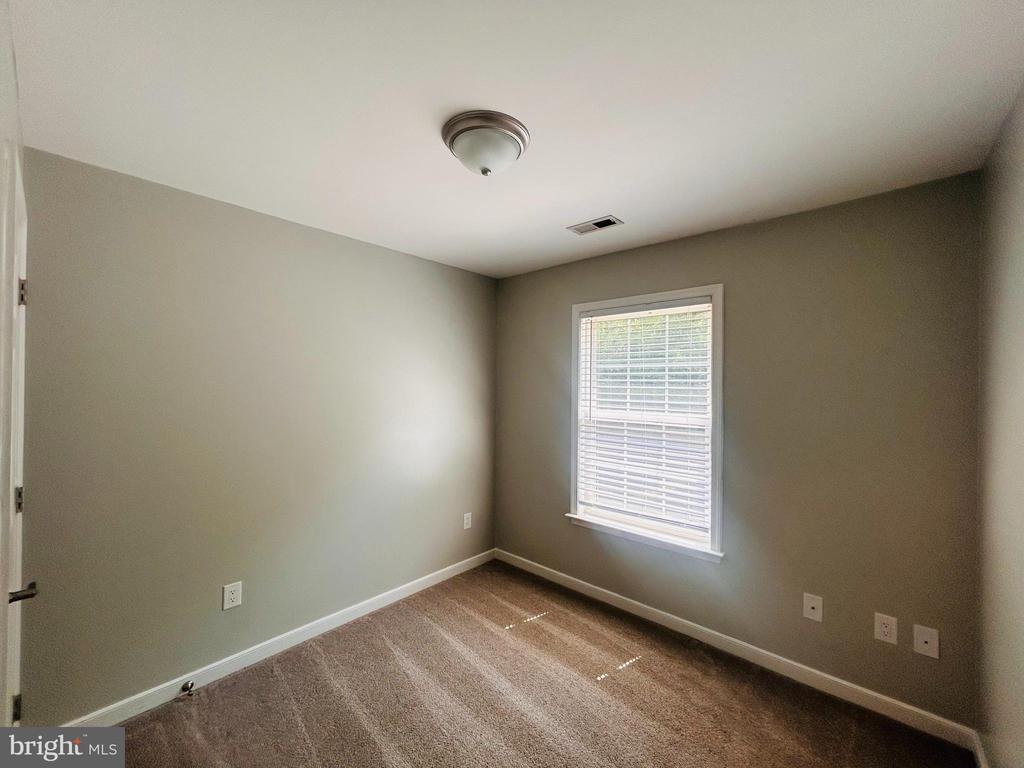 400 MUNSONS HILL COURT
