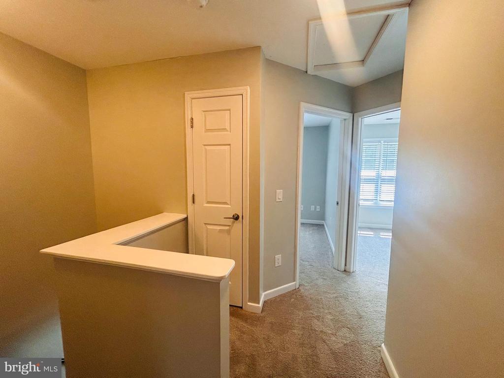 400 MUNSONS HILL COURT