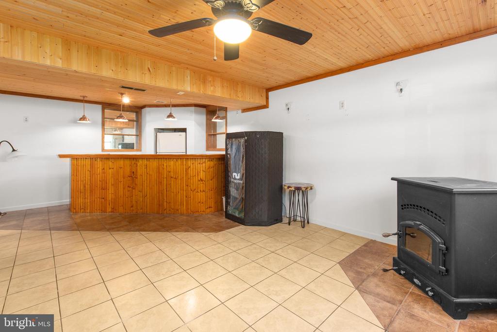 665 HOLLY CORNER RD