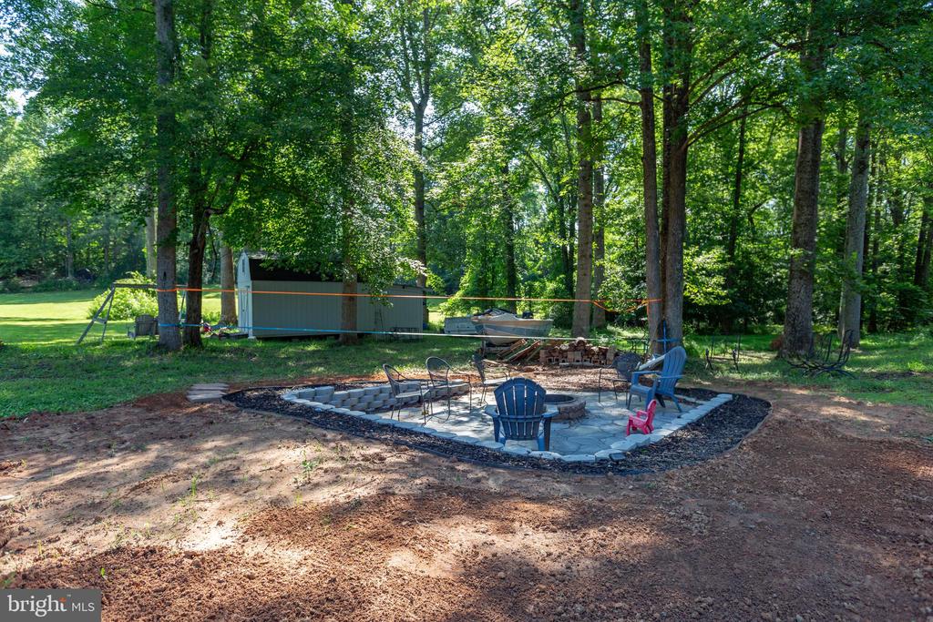 665 HOLLY CORNER RD