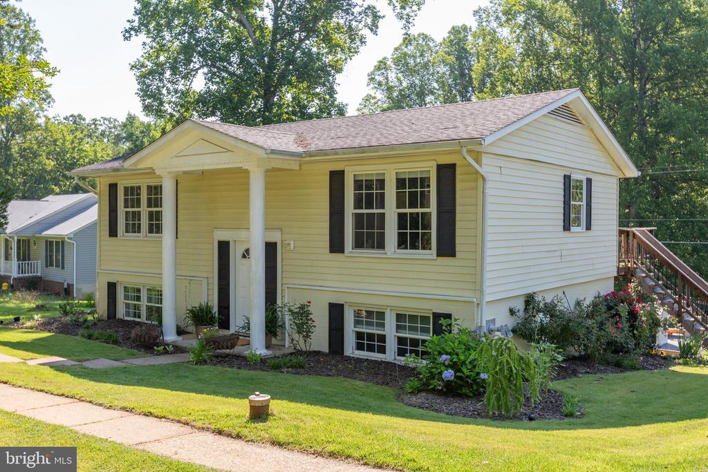 665 HOLLY CORNER RD