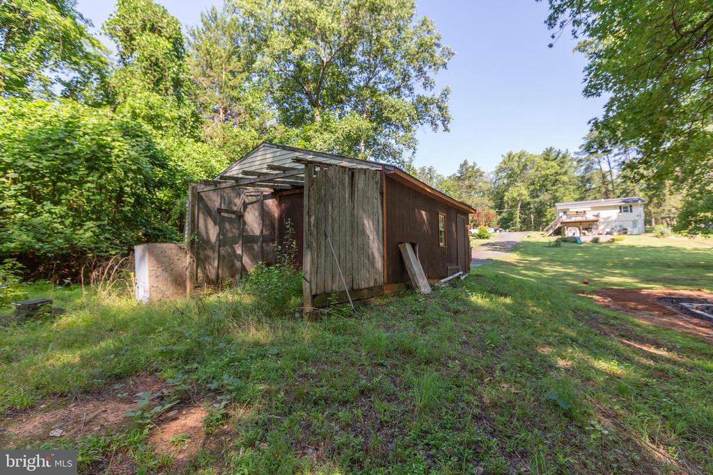 665 HOLLY CORNER RD