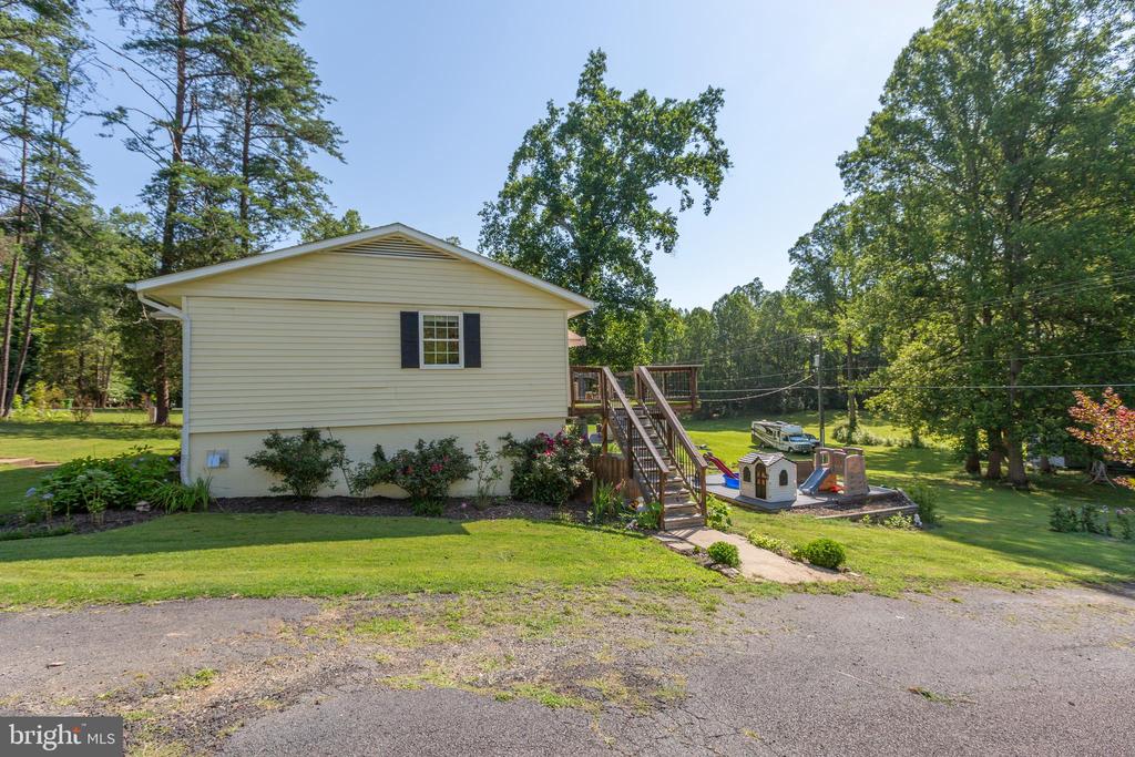 665 HOLLY CORNER RD
