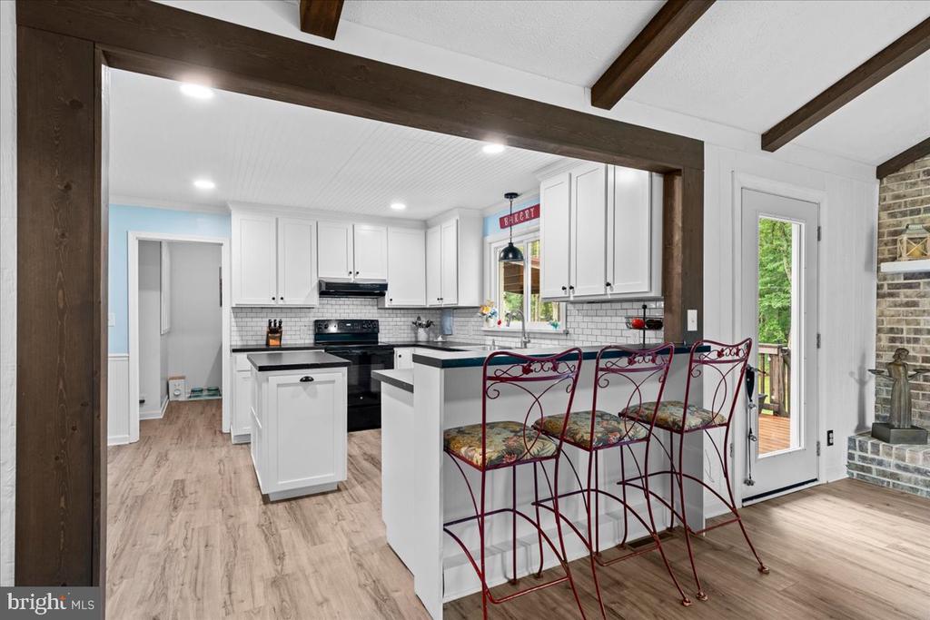 2237 MOUNTAIN ROAD