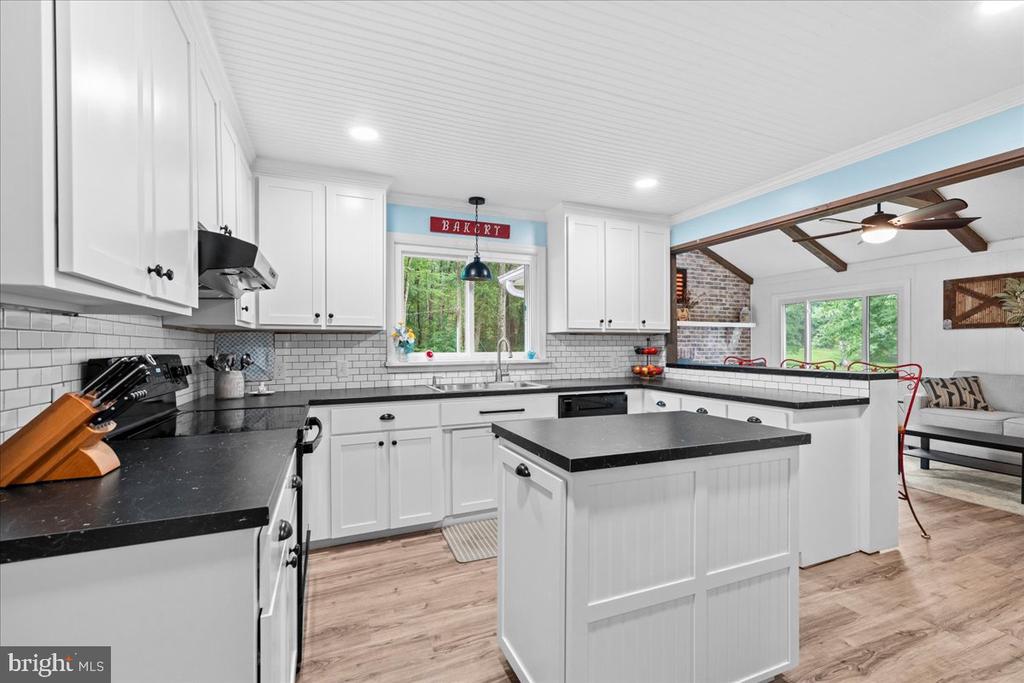 2237 MOUNTAIN ROAD