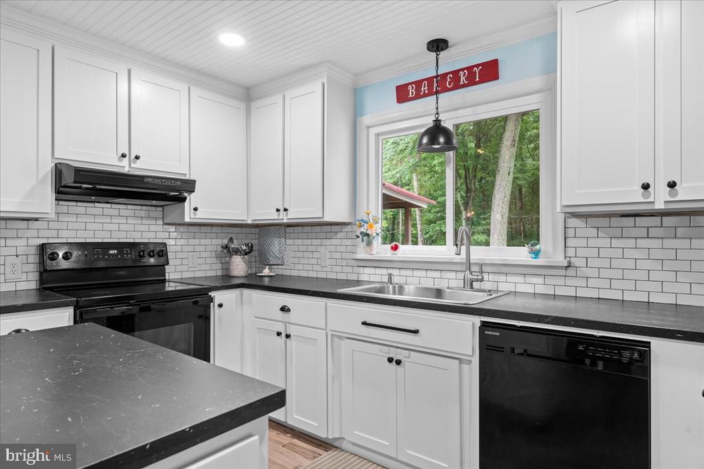 2237 MOUNTAIN ROAD